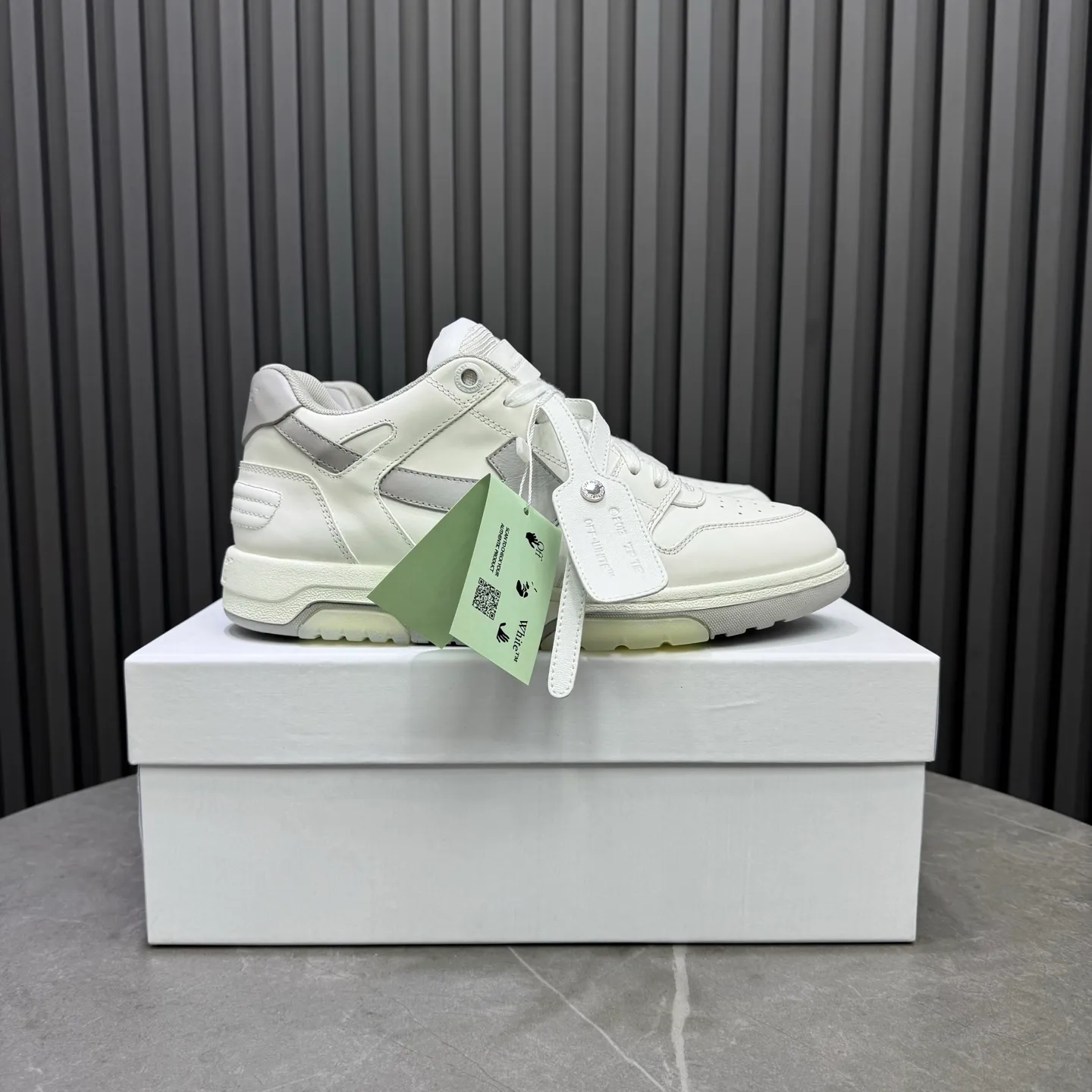 P620 OFF WHITE⚡️Couple model⚡️35-40 women’s model 39-46 men’s model